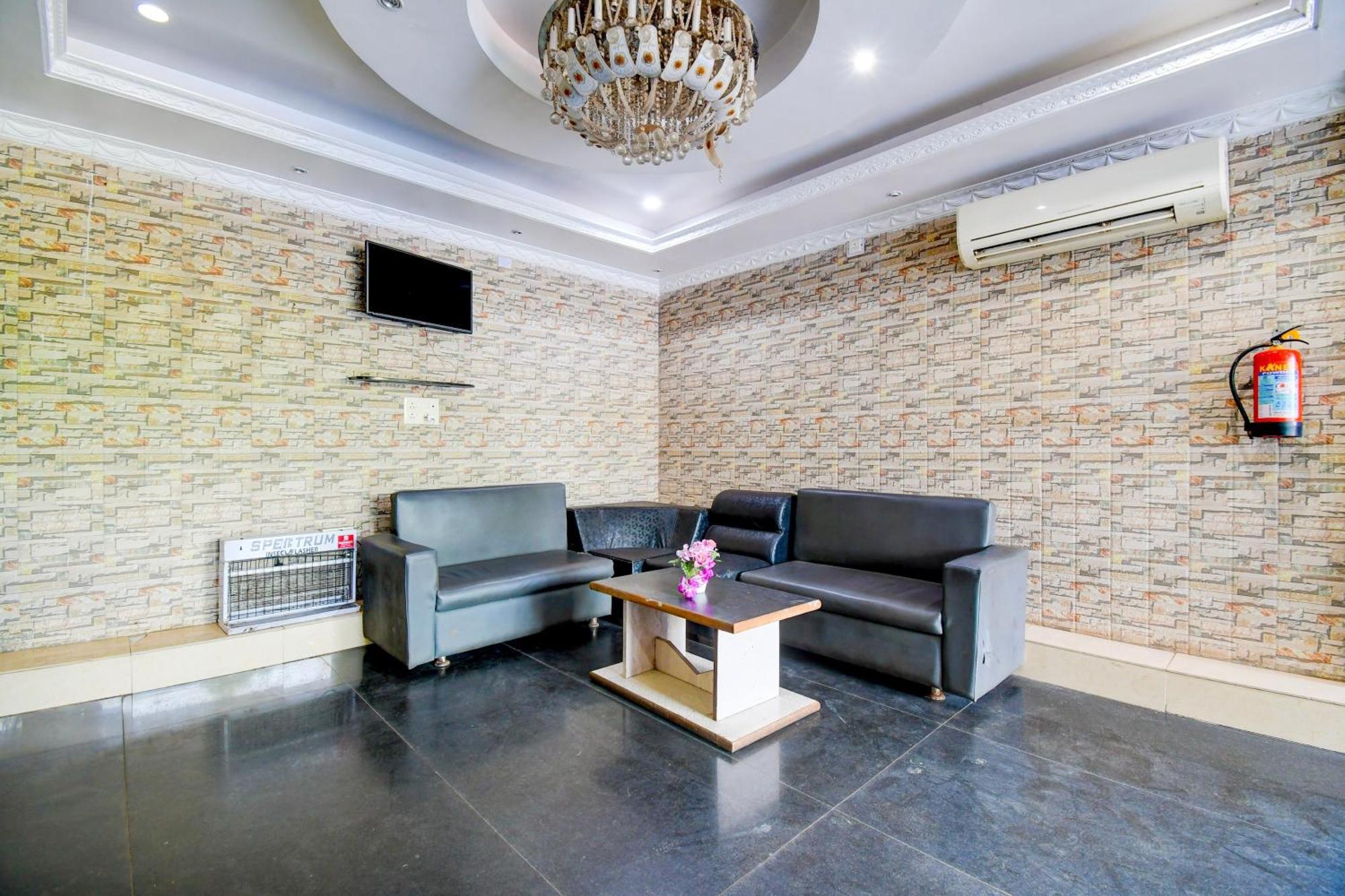 Hotel O Blue Royal Bhubaneswar Extérieur photo